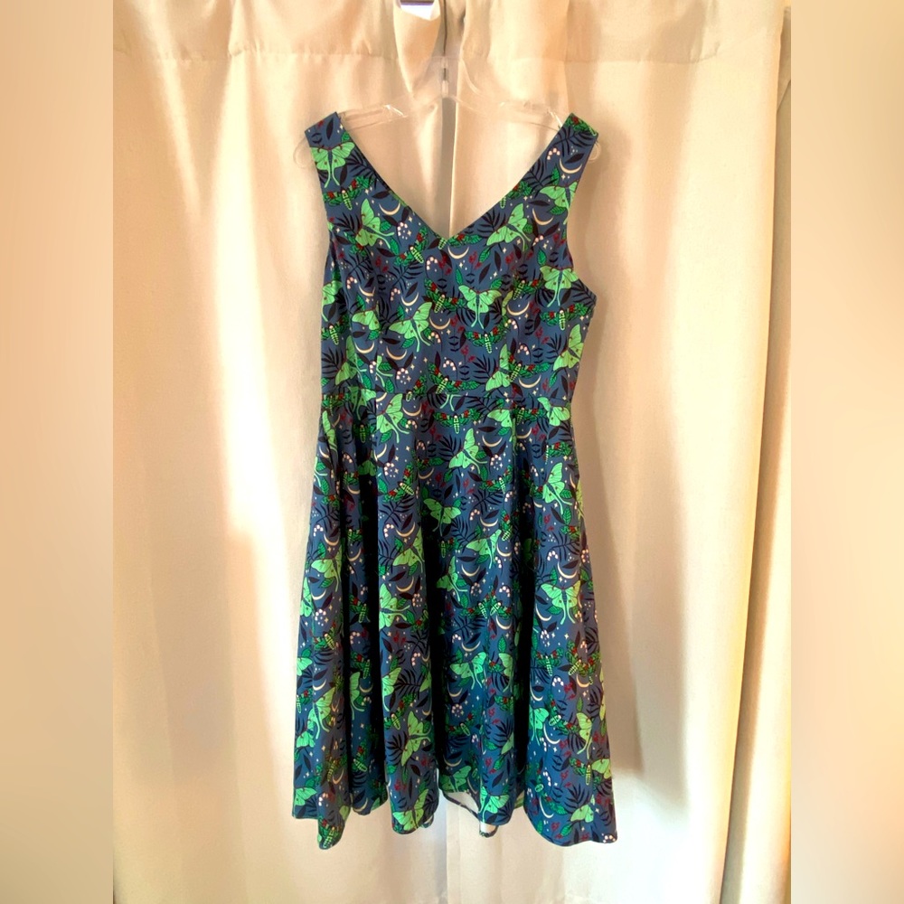 Gorgeous! EVA ROSE 🌹 V Neck Swing Dress Moth Print!!